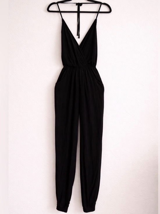 Lulus Pants - Lulu's Black Sleeveless V-Neck Halter Jumpsuit ~ Size Small